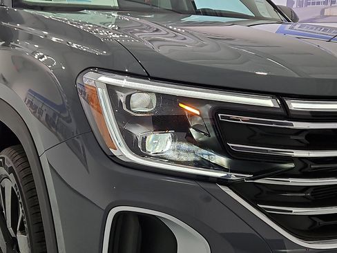New 2026 Volkswagen Atlas SE FWD image 7