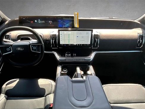 New 2025 Ford Expedition Platinum w/ Stealth Performance Package image 5