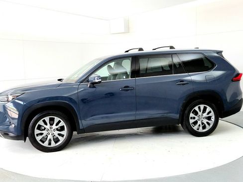 Certified 2024 Toyota Grand Highlander AWD image 3