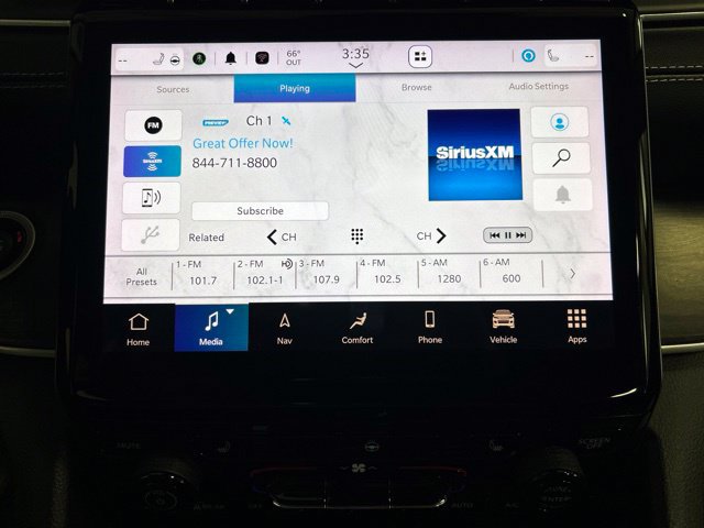 Used 2023 Jeep Grand Cherokee Limited AWD/4WD image 30