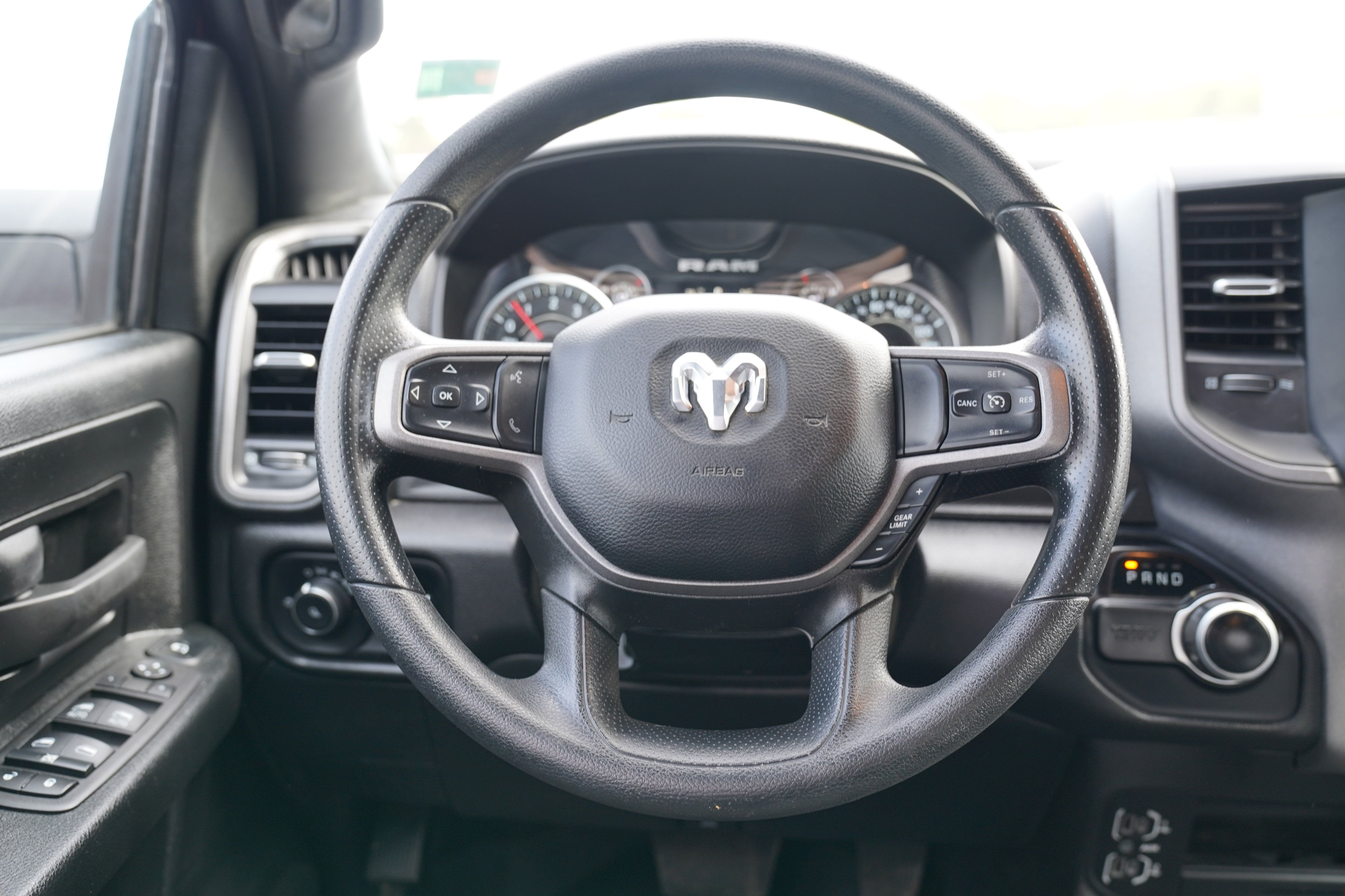 Used 2024 RAM 3500 Tradesman w/ Chrome Appearance Group AWD/4WD image 17