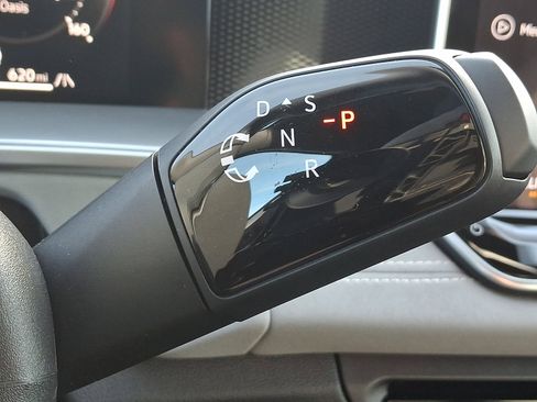 New 2026 Volkswagen Tiguan SE R-Line image 8