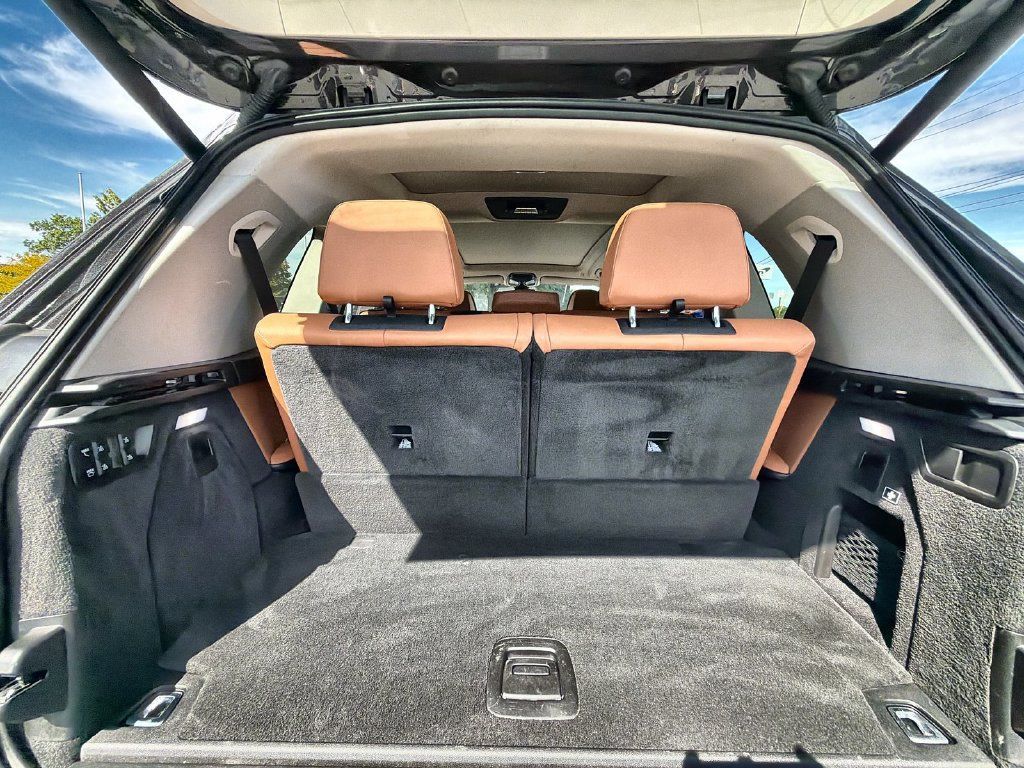 Used 2022 BMW X7 xDrive40i w/ Premium Package AWD/4WD image 27