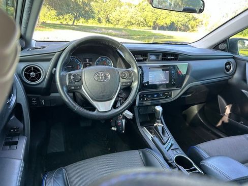 Used 2019 Toyota Corolla SE FWD image 13