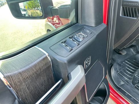 Used 2020 Ford F250 Lariat w/ Lariat Ultimate Package AWD/4WD image 19