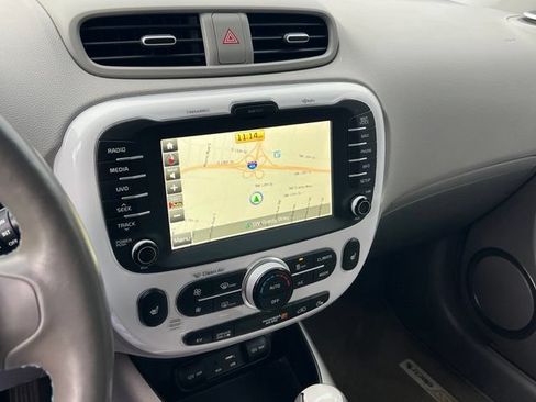 Used 2016 Kia Soul EV FWD image 19