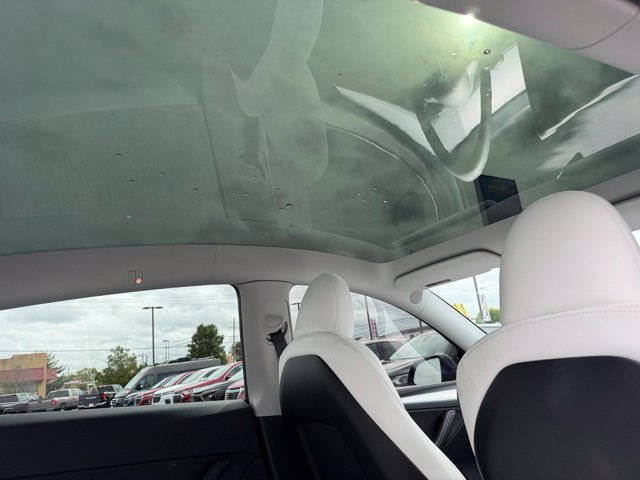 Used 2023 Tesla Model Y Long Range AWD/4WD image 18