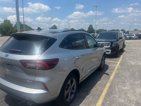 Used 2024 Ford Escape ST-Line w/ Tech Pack #1 AWD/4WD image 7