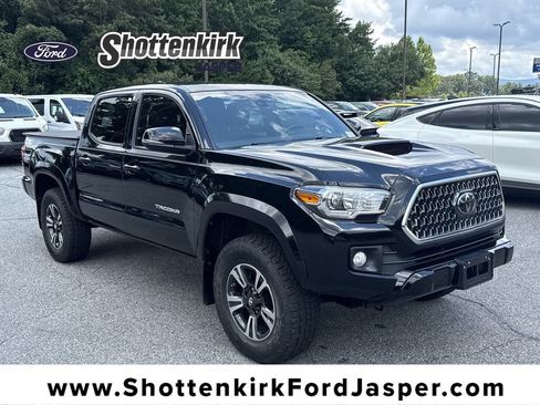 Used 2018 Toyota Tacoma TRD Sport AWD/4WD image 1