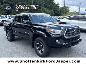 Used 2018 Toyota Tacoma TRD Sport AWD/4WD video 1