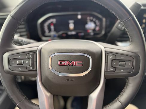 Used 2025 GMC Sierra 1500 SLT RWD image 9