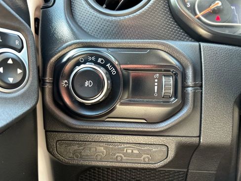 Used 2024 Jeep Wrangler Unlimited Rubicon image 23