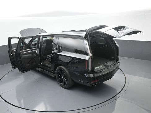 Used 2025 Cadillac Escalade ESV Sport w/ Touring Package image 79