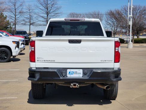 Used 2020 Chevrolet Silverado 2500 Custom w/ Custom Value Package image 7