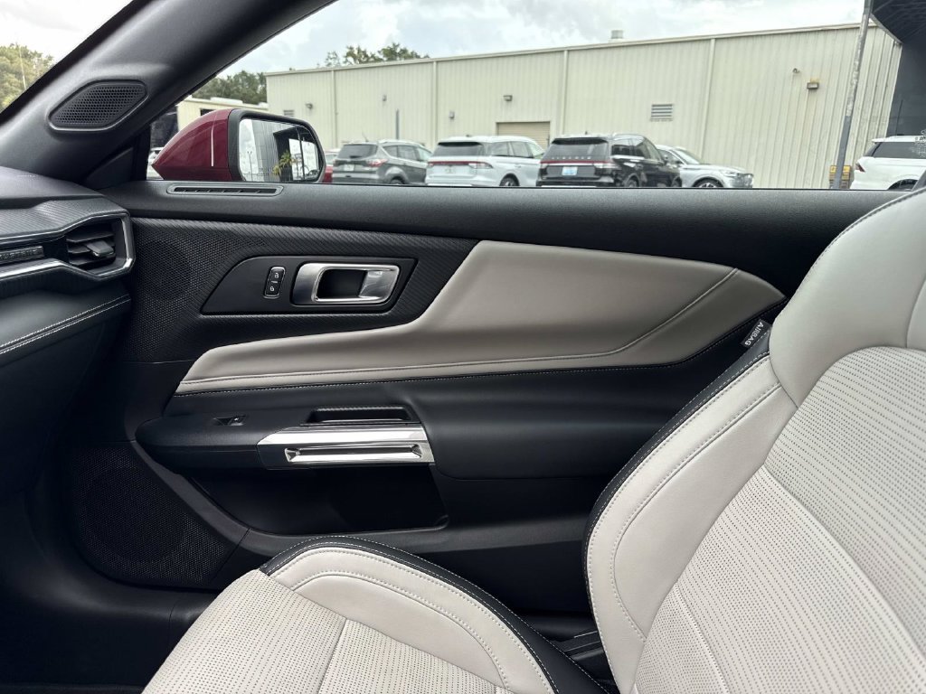 Used 2025 Ford Mustang Premium RWD image 18