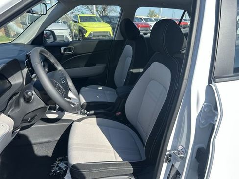 New 2026 Hyundai Venue SEL FWD image 19