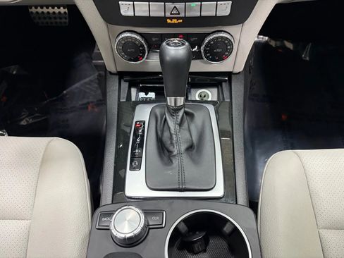 Used 2013 Mercedes-Benz C 300 4MATIC Sedan image 39