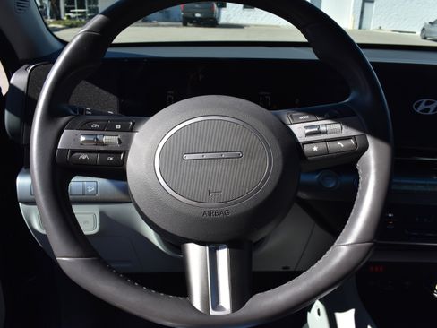 Used 2025 Hyundai Kona SEL image 13