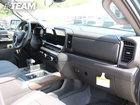 New 2026 Chevrolet Silverado 1500 LT image 17