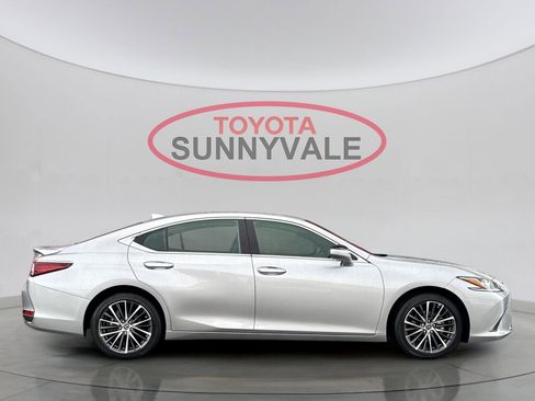 Used 2025 Lexus ES 300h w/ Premium Package image 9