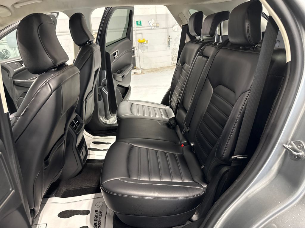 Used 2024 Ford Edge SEL AWD/4WD image 36