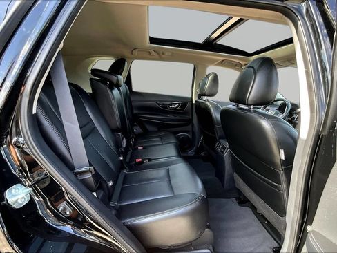 Used 2017 Nissan Rogue SL w/ SL Premium Package FWD image 26