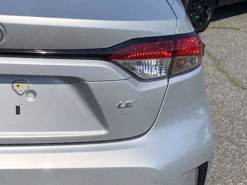 Used 2024 Toyota Corolla LE FWD image 5