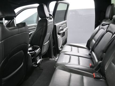 Used 2019 RAM 1500 Laramie AWD/4WD image 19