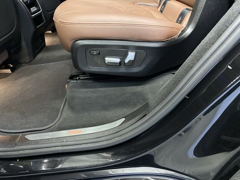 Used 2023 BMW X7 xDrive40i w/ Parking Assistance Package image 29