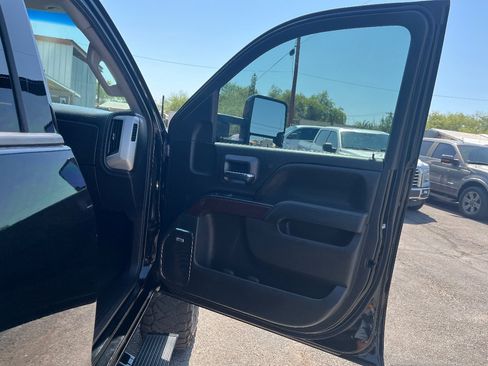 Used 2018 GMC Sierra 1500 SLT AWD/4WD image 37