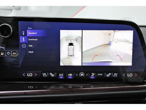 Used 2025 Chevrolet Traverse RS image 21