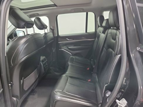 Used 2022 Jeep Grand Cherokee Limited image 27