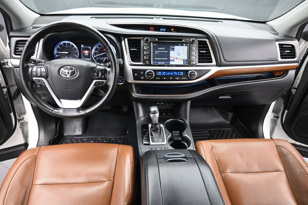 Used 2019 Toyota Highlander Limited Platinum AWD/4WD image 14