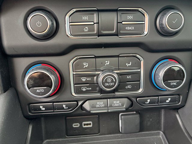 Used 2024 Chevrolet Tahoe RST w/ Luxury Package AWD/4WD image 17