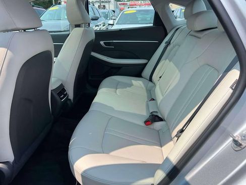 Certified 2025 Hyundai Sonata Limited FWD image 11