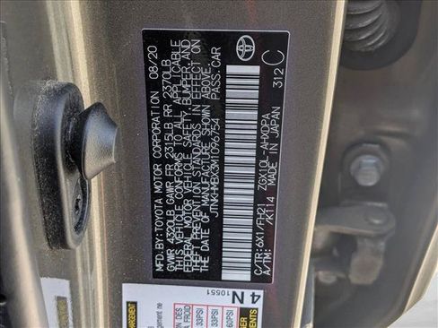 Used 2021 Toyota C-HR LE FWD image 24