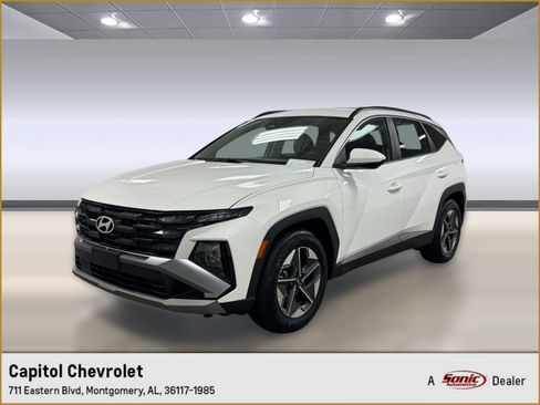 Used 2025 Hyundai Tucson SEL FWD image 1