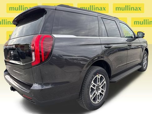 New 2026 Ford Expedition Active RWD image 15