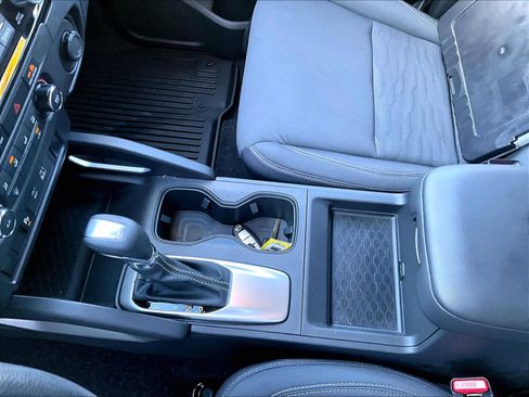 Used 2024 Nissan Frontier SV w/ Technology Package image 19