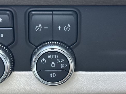 Used 2023 GMC Yukon XL Denali image 22