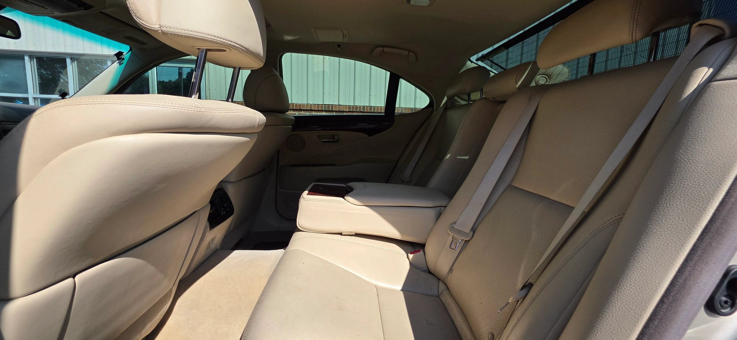 Used 2011 Lexus LS 460 w/ Luxury Value Edition RWD image 18