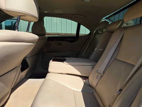 Used 2011 Lexus LS 460 w/ Luxury Value Edition RWD image 18