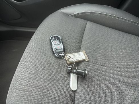 Used 2025 Buick Encore GX Preferred AWD/4WD image 18