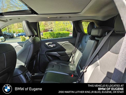Used 2022 Jeep Cherokee Latitude Lux w/ Sun & Sound Group AWD/4WD image 20