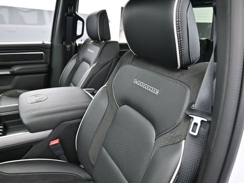 Used 2025 RAM 1500 Laramie image 14