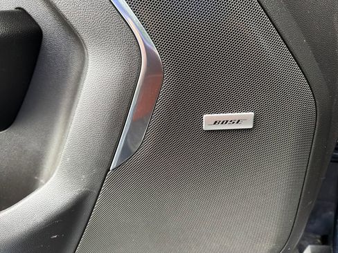 Used 2023 Chevrolet Suburban LT w/ Luxury Package image 35