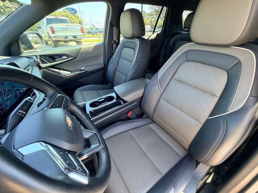 Used 2025 Chevrolet Equinox LT w/ Convenience Package II FWD image 23