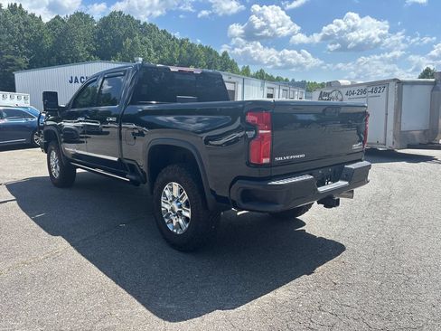 Used 2025 Chevrolet Silverado 3500 High Country w/ Technology Package AWD/4WD image 7