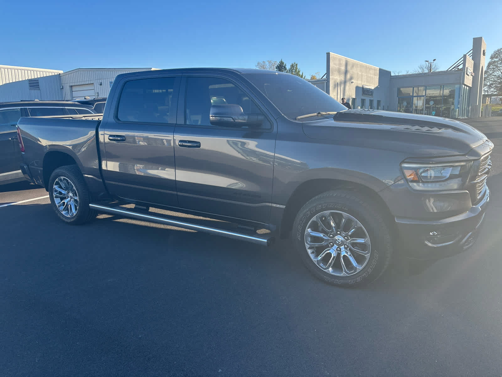 Used 2023 RAM 1500 Laramie AWD/4WD image 3