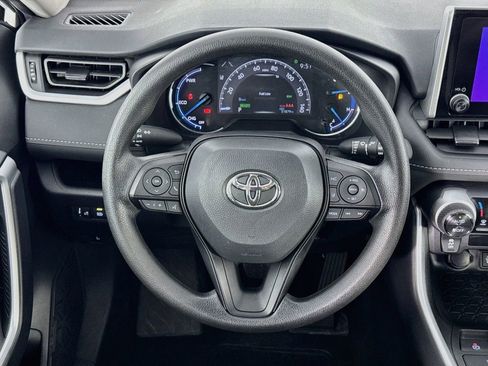 Used 2025 Toyota RAV4 XLE AWD/4WD image 38
